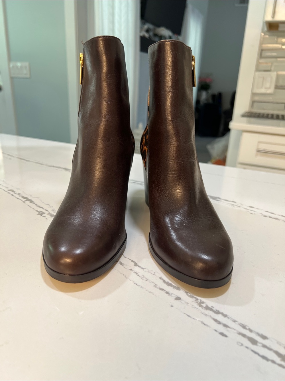 Michael Kors Brown Leather Ankle Boots with Leopard-Print Heel Panel size W 7.5 - Picture 3 of 15
